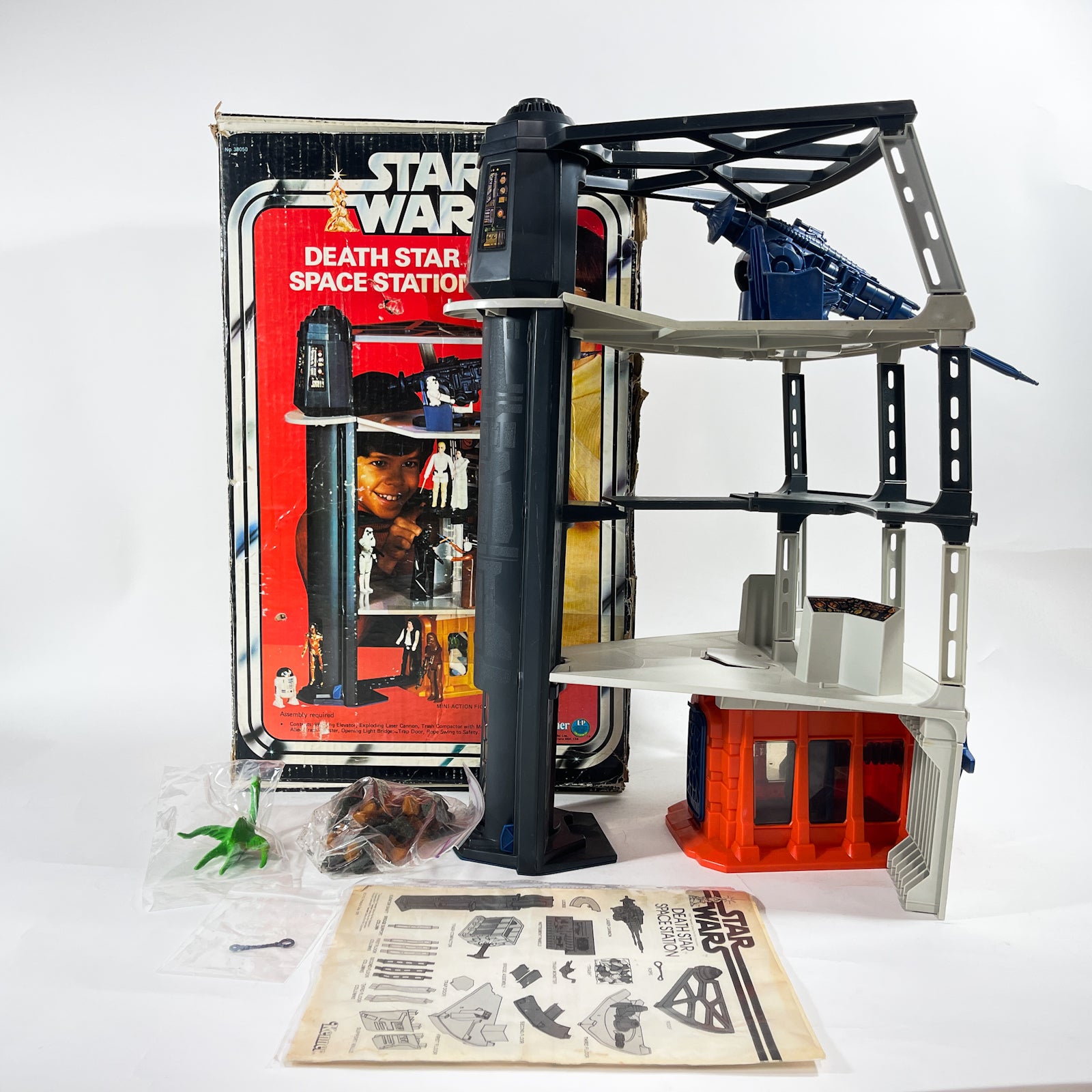 Kenner Canada Vintage Star Wars Death Star - Complete in Box Toy