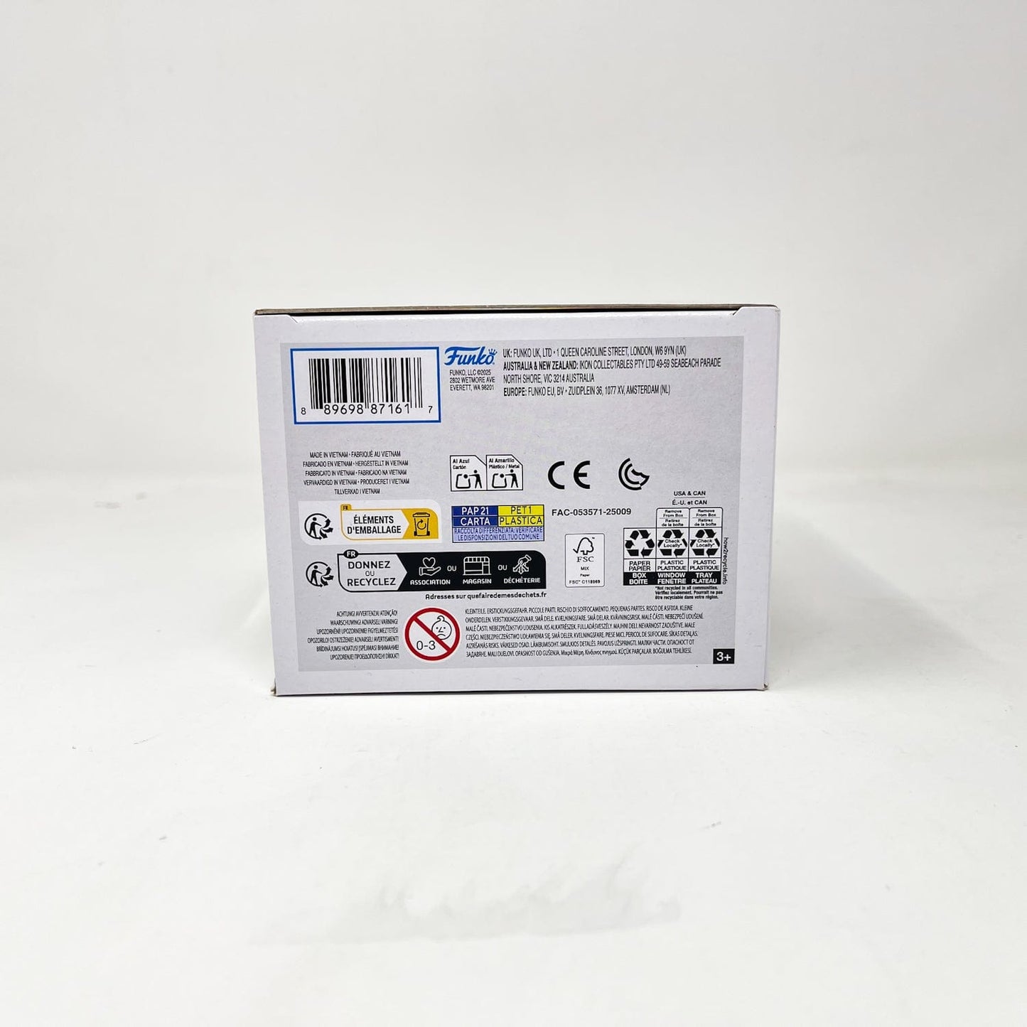 Vintage Funko Star Wars Modern POP Star Wars Celebration 2025 Diamond Jar Jar Binks - Funko POP #777