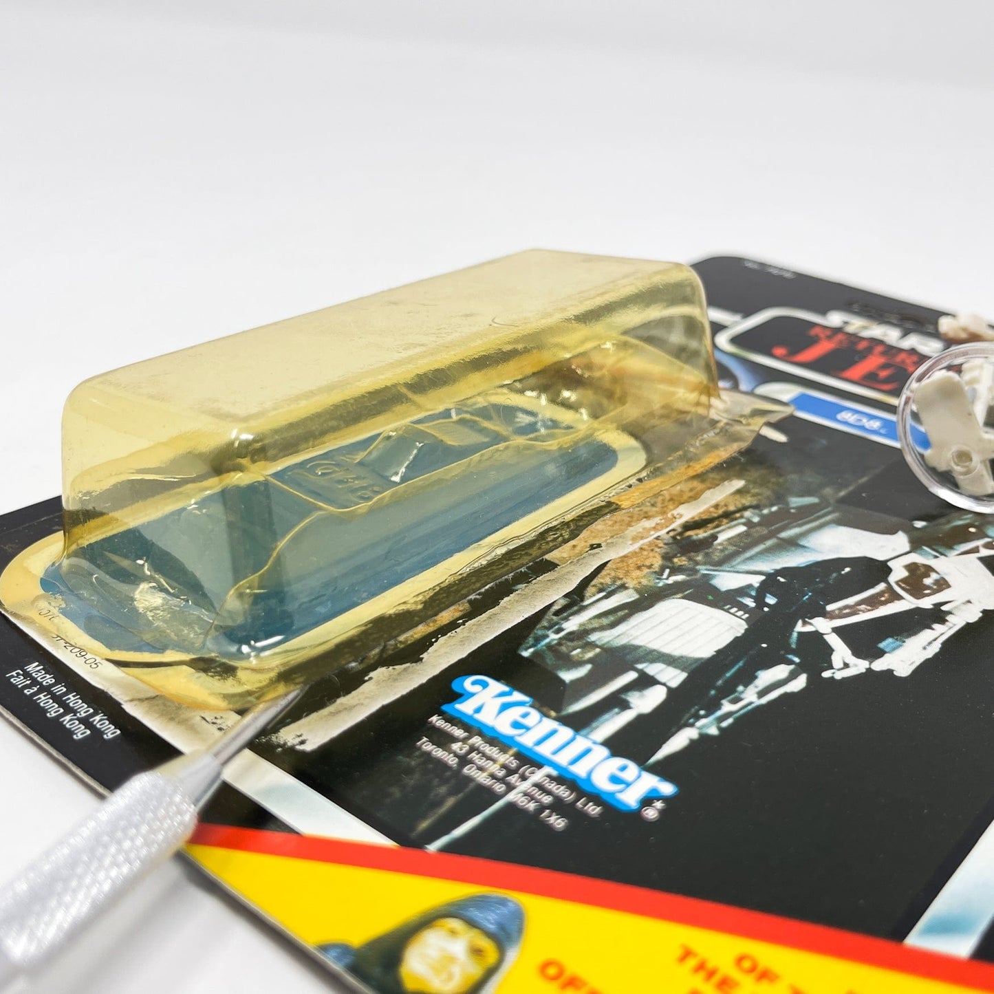 Vintage Kenner Star Wars Toy 8D8 Kenner Canada ROTJ 77-back - Lifted Bubble