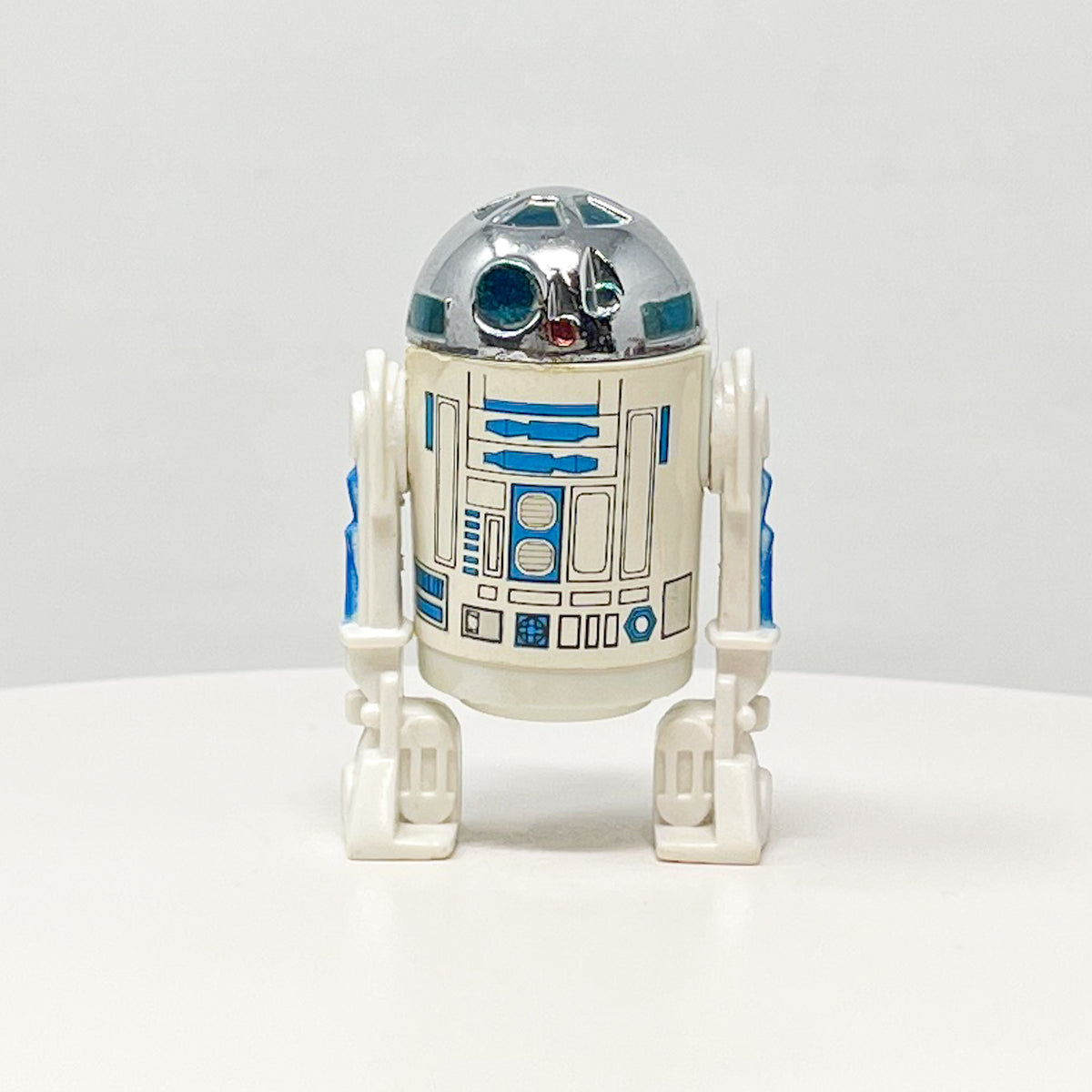 R2-D2 (Solid Dome) Loose Complete