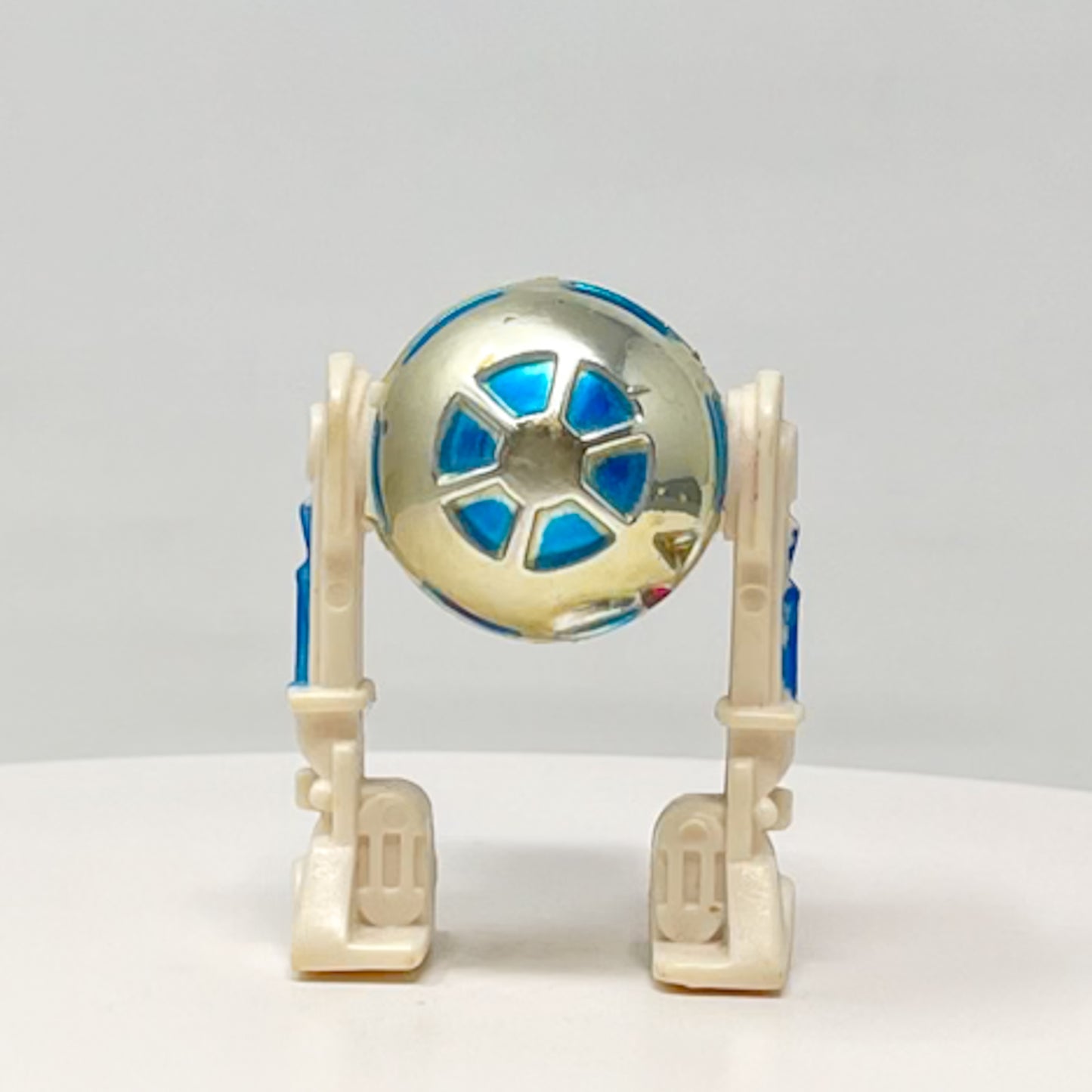 R2-D2 (Solid Dome) Loose Complete