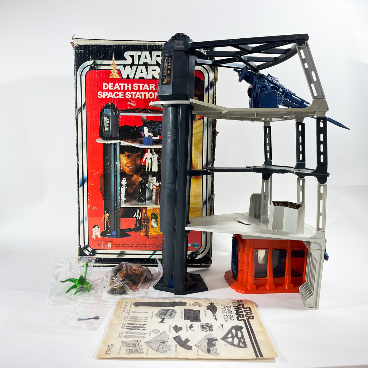 Death Star Playset - Complete in Canadian Suitcase Box - Vintage Kenner (1978)