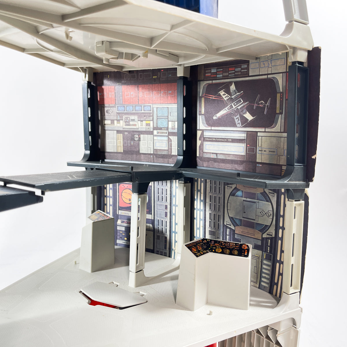 Death Star Playset - Complete in Canadian Suitcase Box - Vintage Kenner (1978)