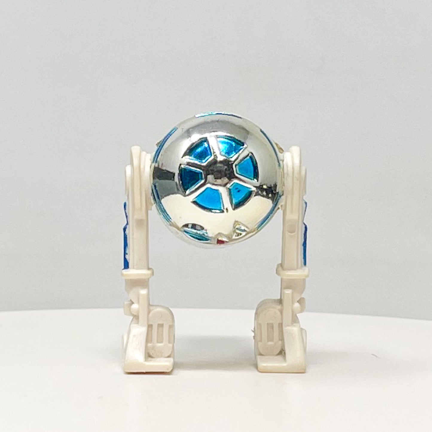 R2-D2 (Solid Dome) Loose Complete