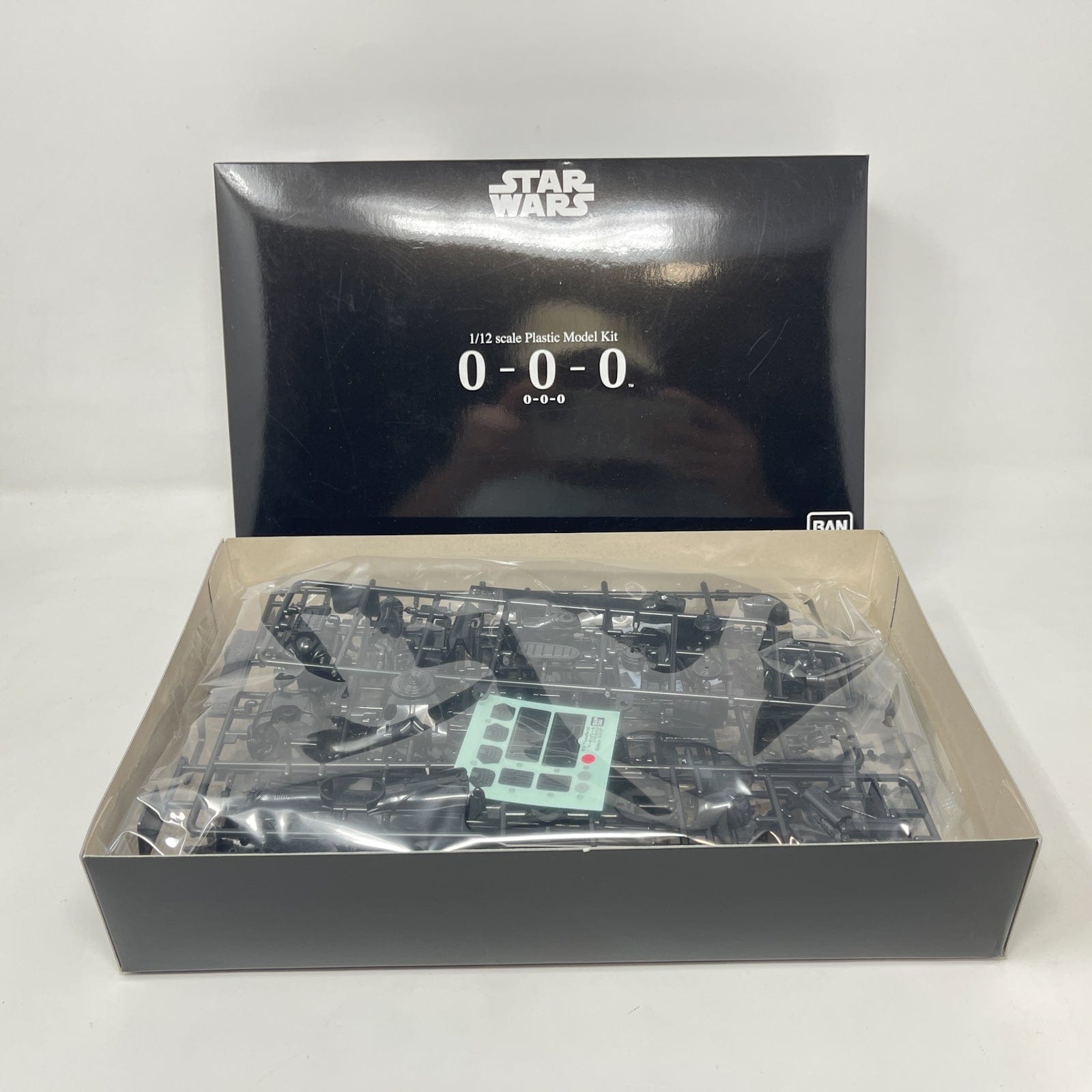 バンダイ　スターウォーズ　プラモデル 0-0-0 0-0-0 Triple Zero Protocol Droid 1/12 Snap-Fit Model Kit | Bandai
