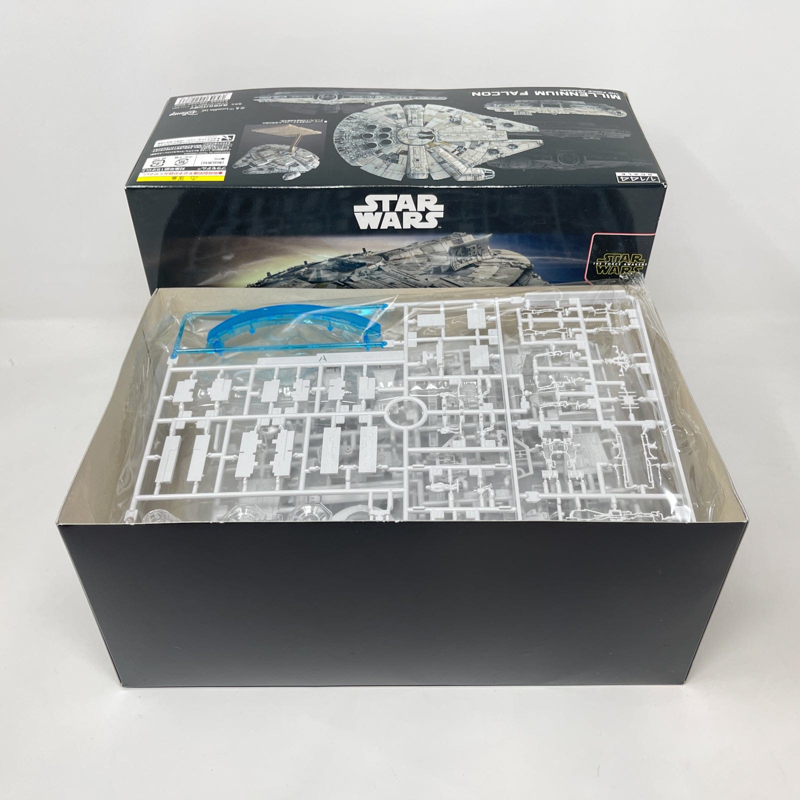 Vintage Bandai Star Wars Modern Other Bandai Millennium Falcon 1/144 Scale Star Wars Force Awakens Model Kit (2017)