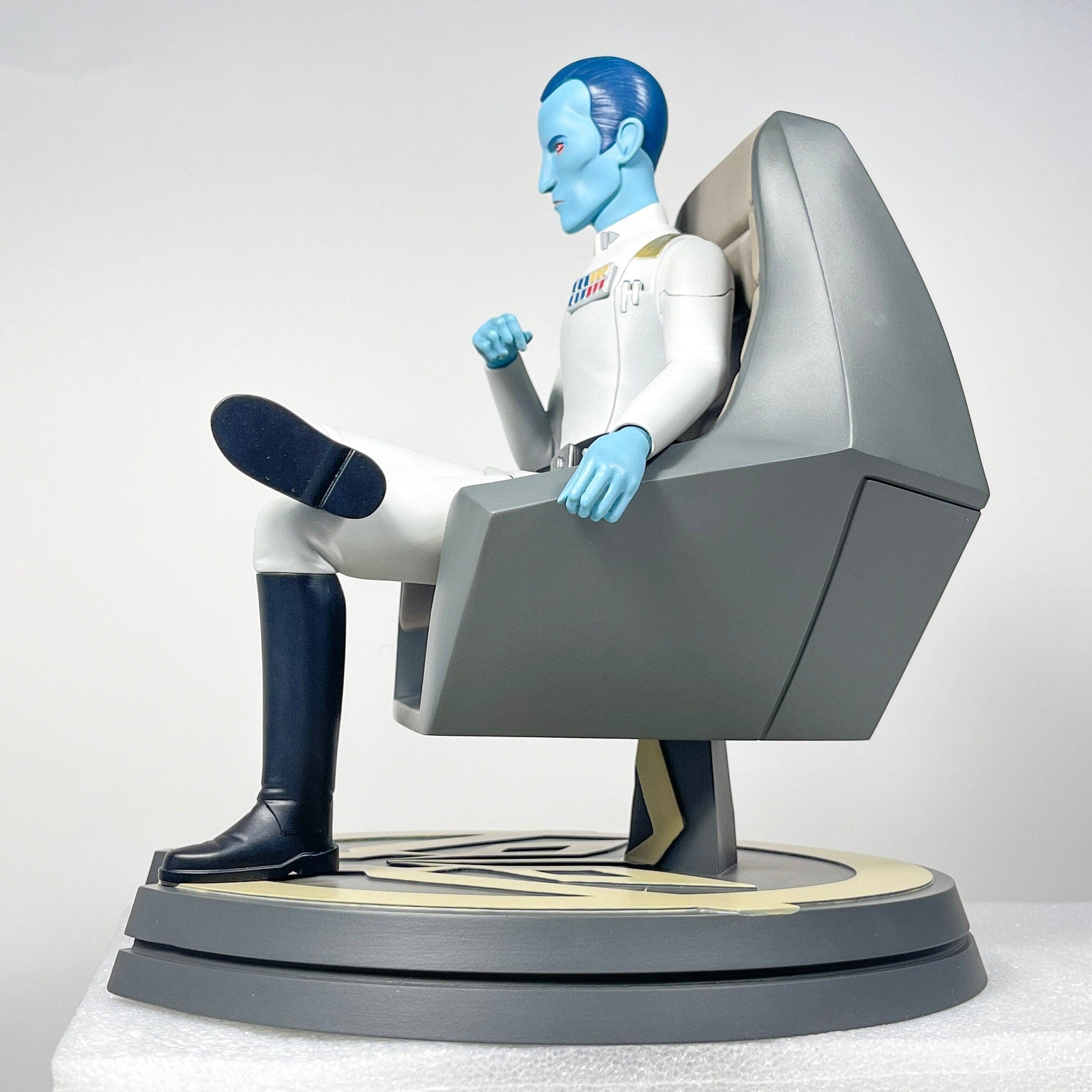 Vintage Gentle Giant Star Wars Statues & Busts Grand Admiral Thrawn  - Premier Collection Limited Edition Statue - Gentle Giant