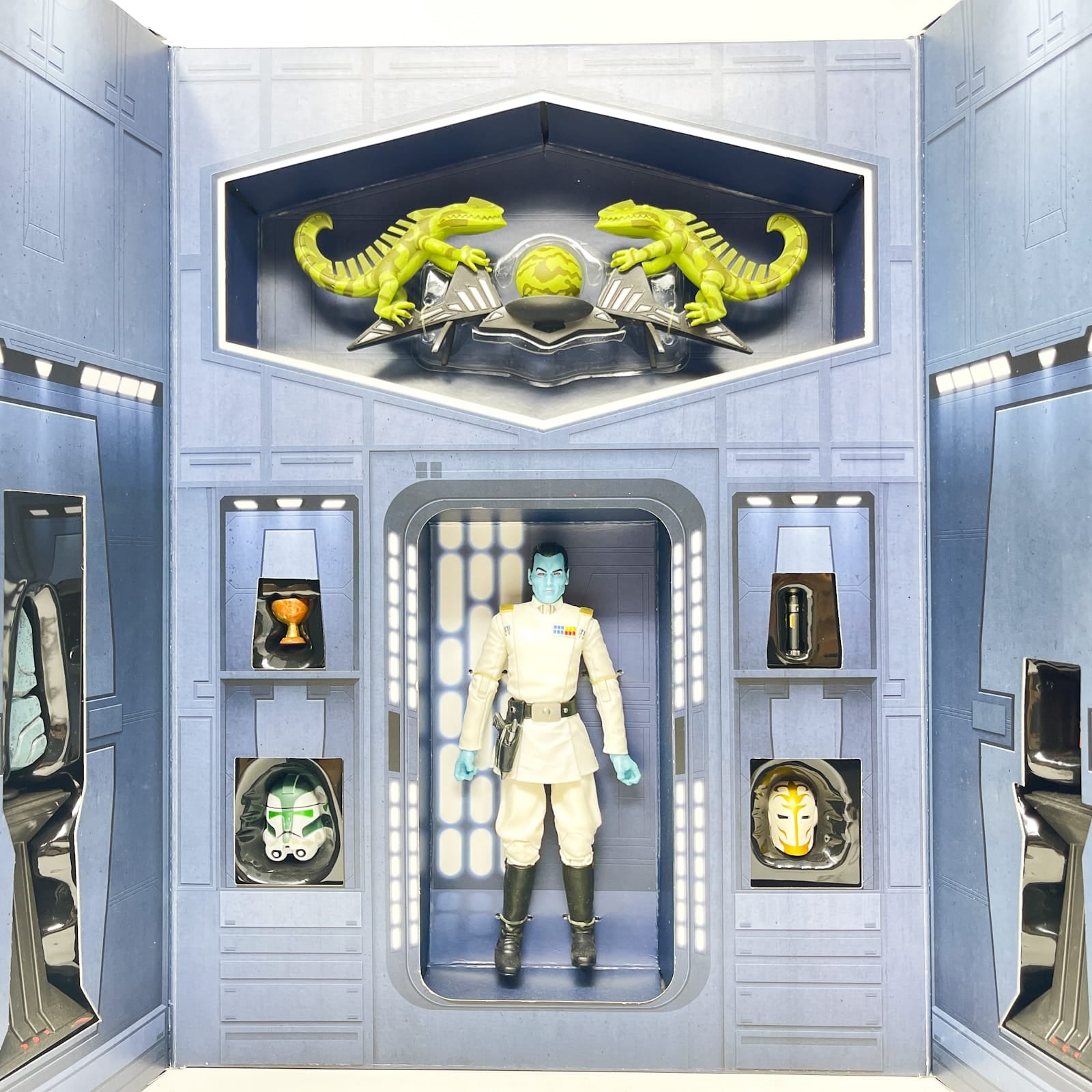 Vintage Hasbro Star Wars Black Series Sealed Figures Grand Admiral Thrawn (SDCC) - Hasbro Black Series (2017)