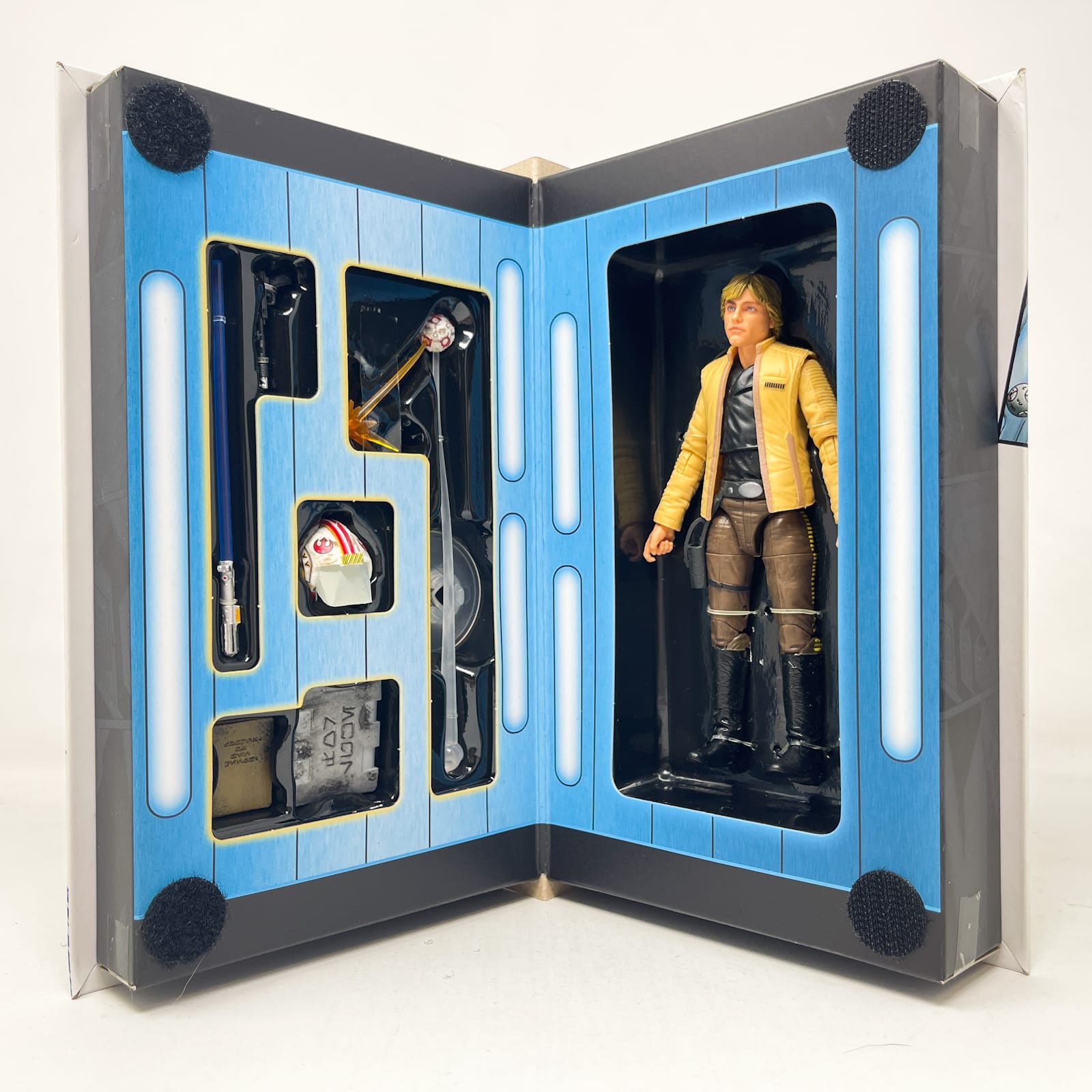 Vintage Hasbro Star Wars Black Series Sealed Figures Luke Skywalker (Skywalker Strikes) Comic Pack - Hasbro Black Series (2019)