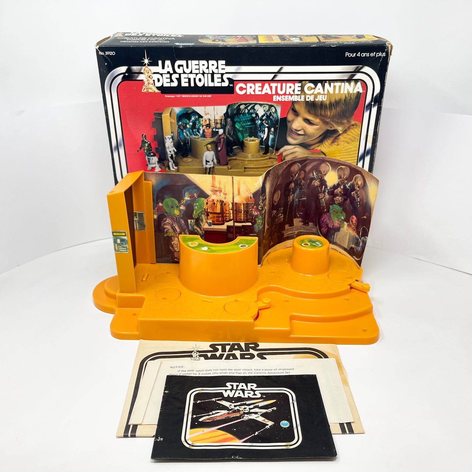 Vintage Kenner Star Wars Vehicle Creature Cantina Playset - Complete in Canadian Box