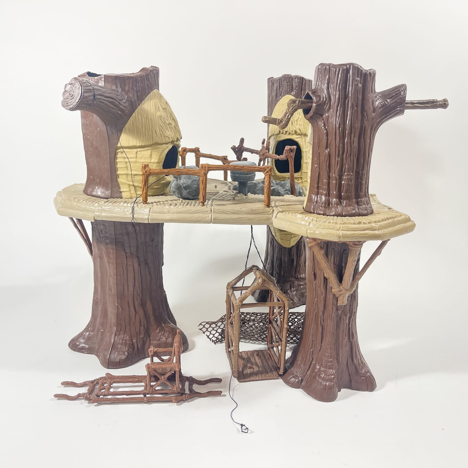 Vintage Kenner Star Wars Vehicle Ewok Village - Complete in Canadian ROTJ Box