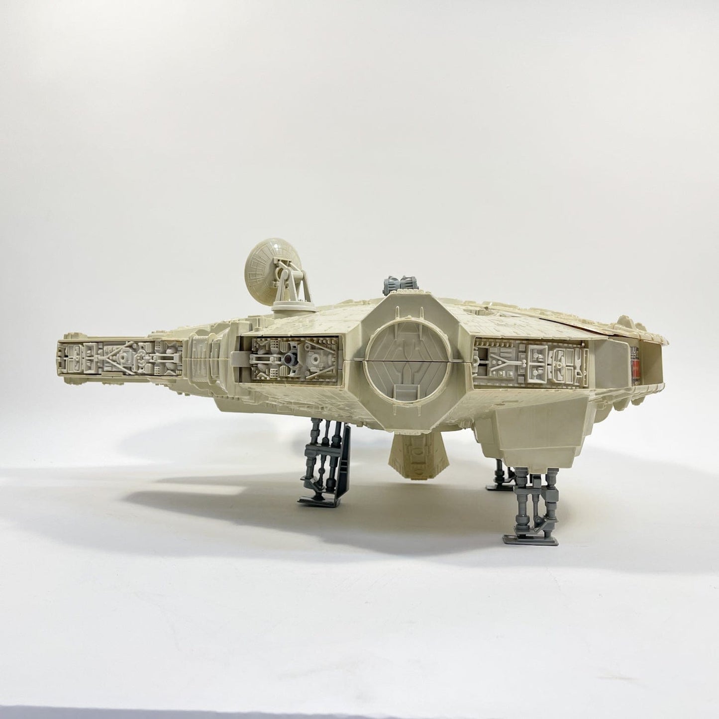 Vintage Kenner Star Wars Vehicle Millennium Falcon - Loose Complete