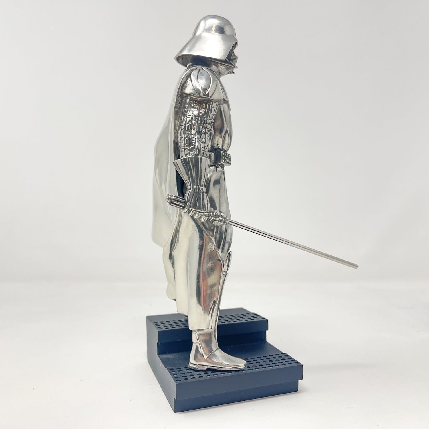 Vintage Royal Selangor Star Wars Statues & Busts Darth Vader Pewter Figurine - Royal Selangor Limited Edition (2016)