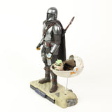 Vintage Hot Toys Star Wars Statues & Busts The Mandalorian & Child Deluxe Collectible Figure - Hot Toys